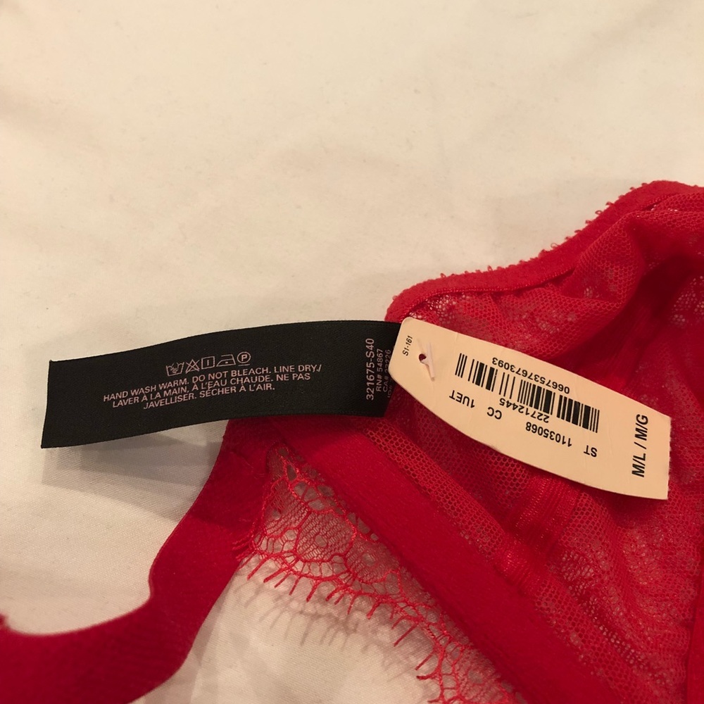 NWT Victoria’s Secret Red Lace Garter Belt - Picture 8 of 8